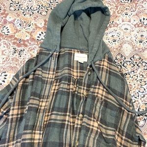 AMERICAN EAGLE button up! with hoodie